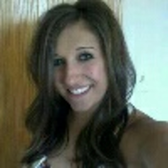 Profile Picture of Jerica Martinich (@jmartinich21) on Poshmark
