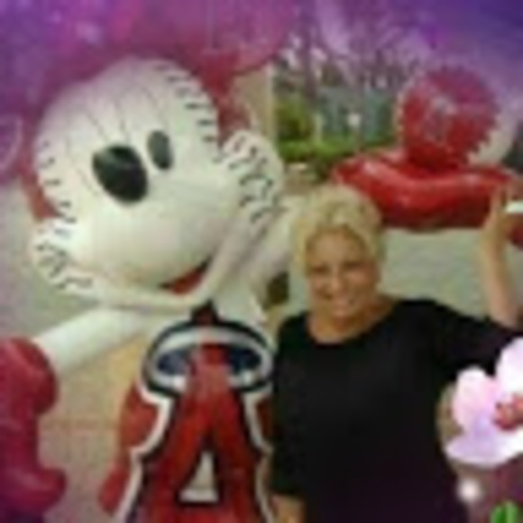 Profile Picture of Rose Gianquinto (@rgianquinto2222) on Poshmark