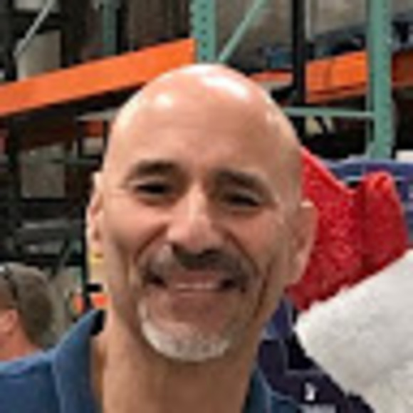 Profile Picture of Kenneth Mendoza (@kennethmendoza6) on Poshmark