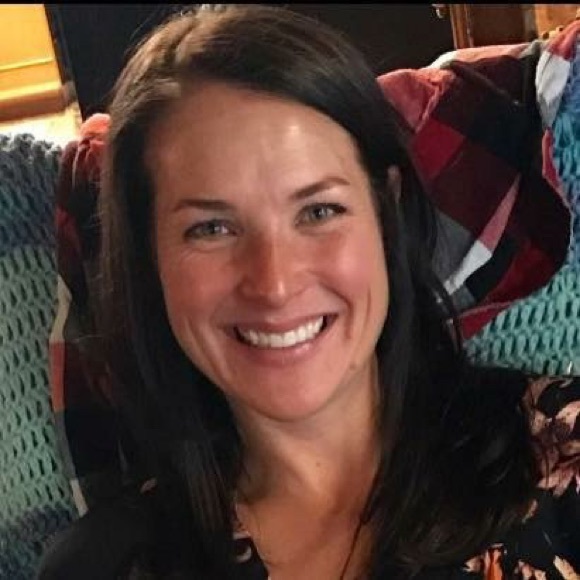 Profile Picture of Kim Airhart (@kairhart) on Poshmark