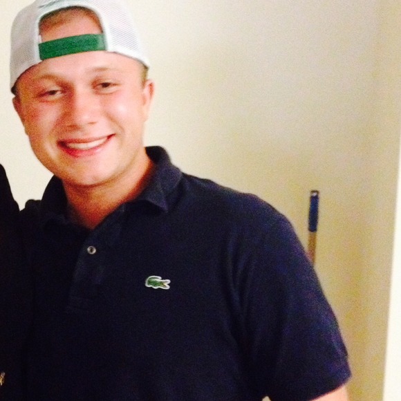Profile Picture of Alex Auer (@alexauer1) on Poshmark