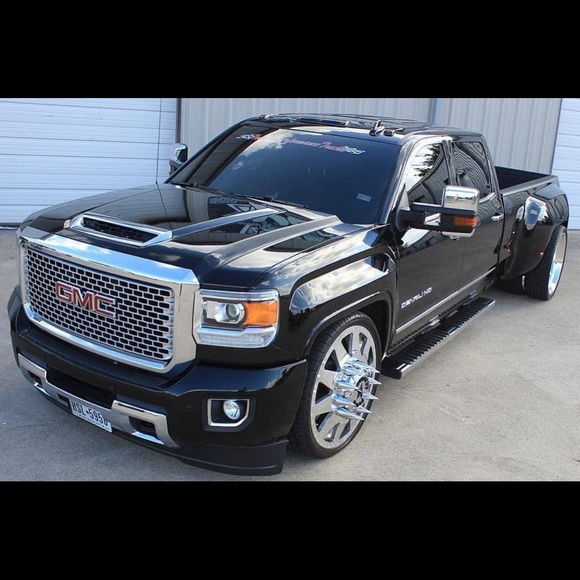 Profile Picture of Absalom Exiga (@pura_clina_464) on Poshmark