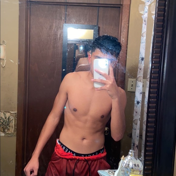 Profile Picture of Matthew Reyna (@slimematt4) on Poshmark