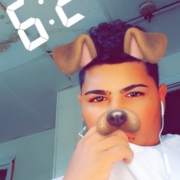 Profile Picture of Luis Vargas (@luisivan12) on Poshmark