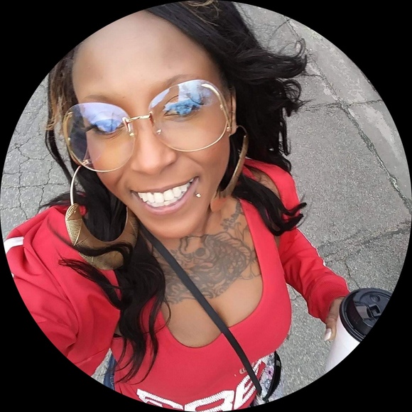 Profile Picture of Kashena Keggler (@shenakeggler) on Poshmark