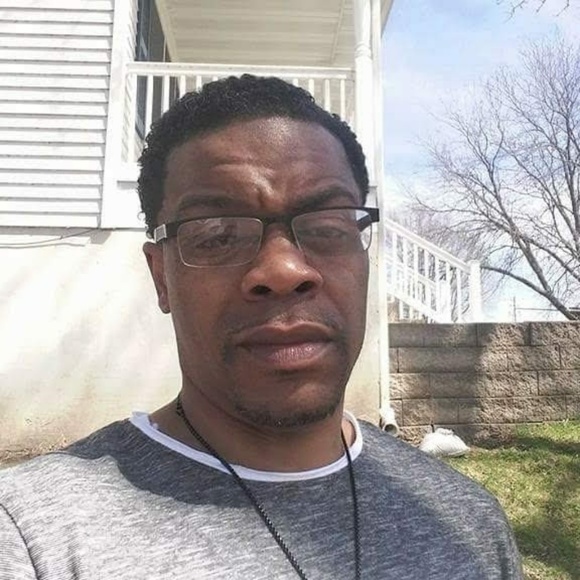 Profile Picture of James Smith (@kuzzz769) on Poshmark