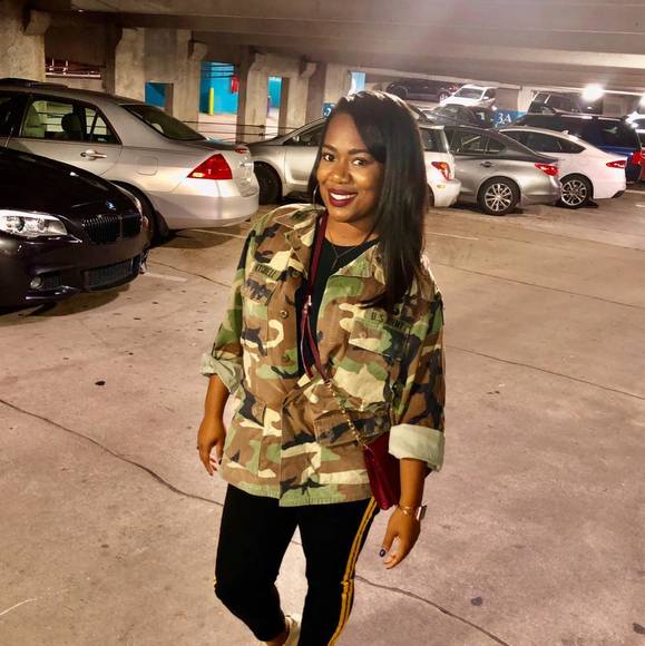 Profile Picture of Miranda Nixon (@mirandan06) on Poshmark