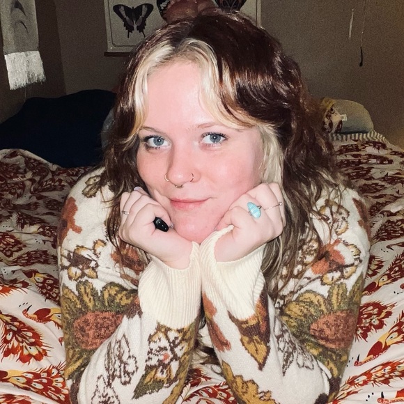 Brittni Trullinger - Poshmark Profile Picture of Brittni Trullinger (@btrullinger) on Poshmark