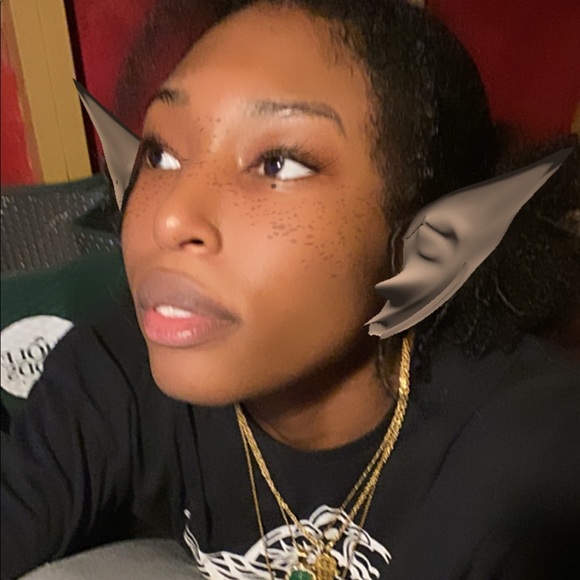 Profile Picture of Imani Reid (@imanireid150) on Poshmark