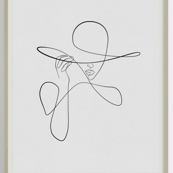 Profile Picture of Daniela Tavolieri (@raegencarson) on Poshmark