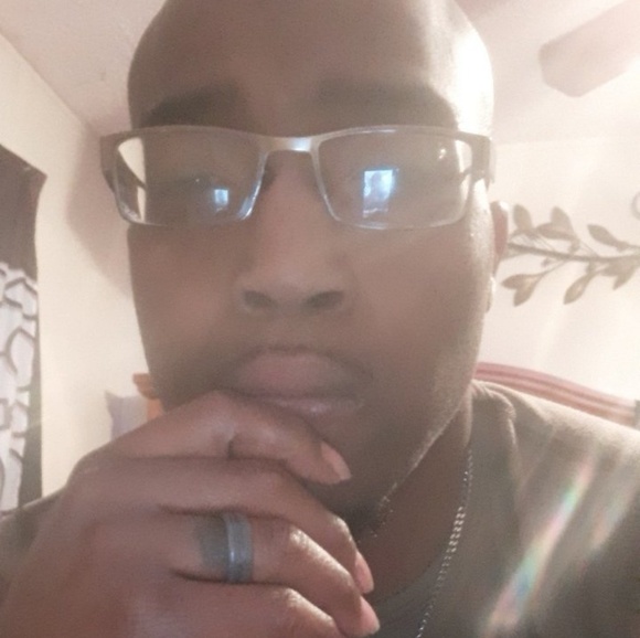 Profile Picture of Spenser Folds (@spenitv) on Poshmark