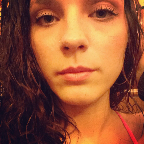 Profile Picture of Ashley Salisbury (@ash_bury86) on Poshmark