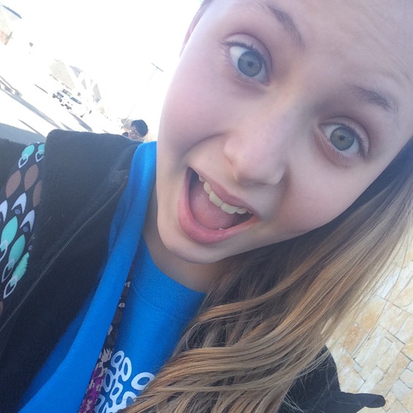 Profile Picture of Addison Johnson (@addi03j) on Poshmark