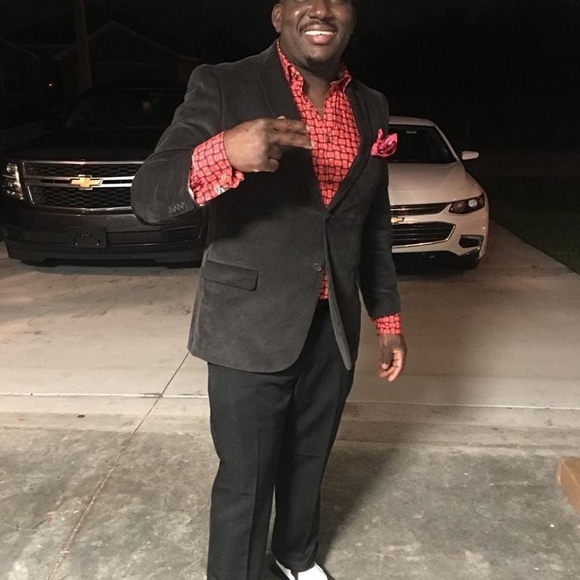 Franzcy Jean louissaint - Poshmark Profile Picture of Franzcy Jean louissaint (@franzcy) on Poshmark