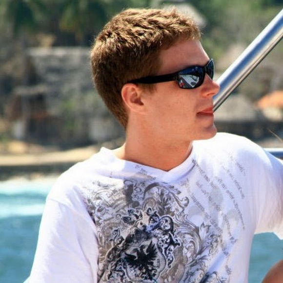 Profile Picture of Jarrod Rohwer (@rohwer3) on Poshmark