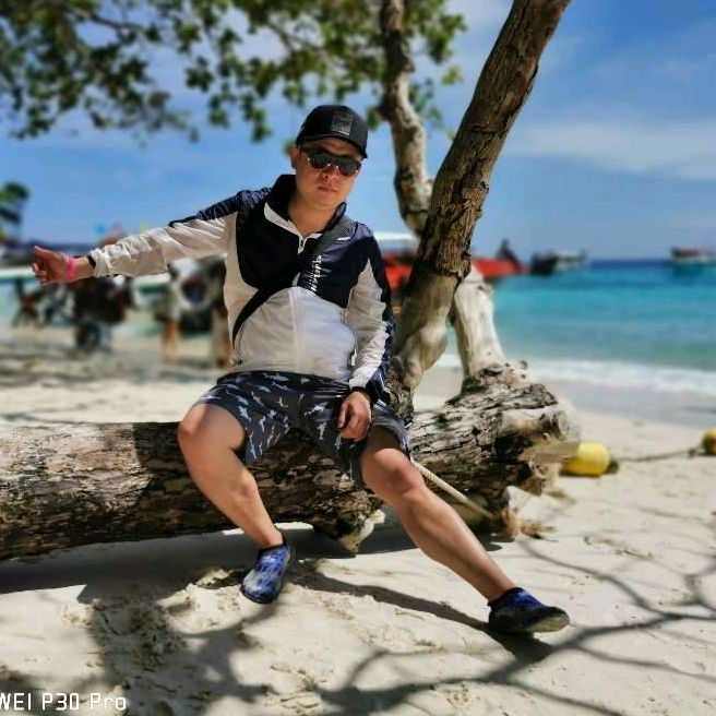 Profile Picture of 身德辉 (@nicholassparks65) on Tiktok