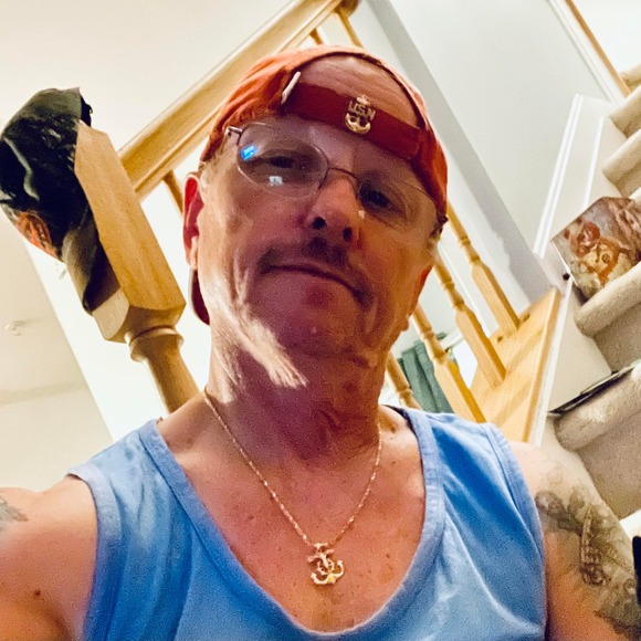 Profile Picture of George Krisanda (@gkfooddude) on Poshmark