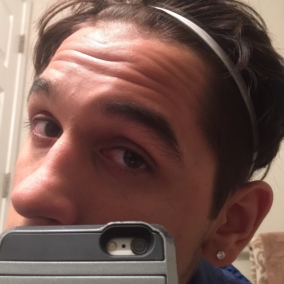 Profile Picture of Jonathan Debortoli (@j_supreme916) on Poshmark