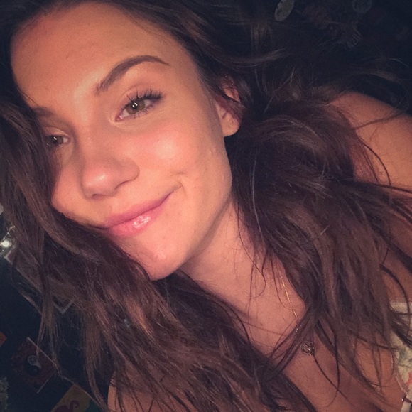 Profile Picture of Sammi Labosky (@sammilabosky) on Poshmark