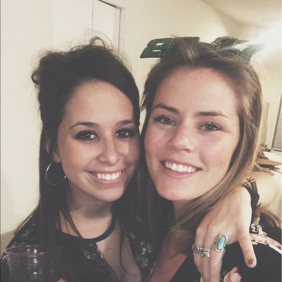 Profile Picture of Jenna Burr (@bennascloset) on Poshmark