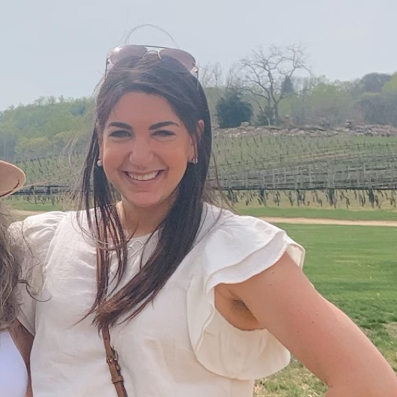 Profile Picture of Alicia Casteline (@aliciamac87) on Poshmark