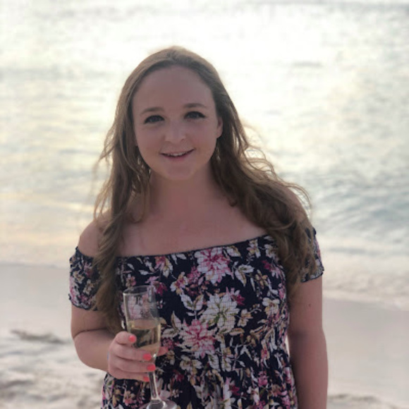 Profile Picture of Katelyn Bookbinder (@katelynhoward3) on Poshmark