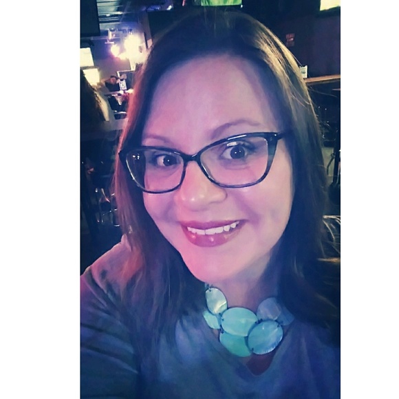 Profile Picture of Angela Beardemphl (@angb6405) on Poshmark