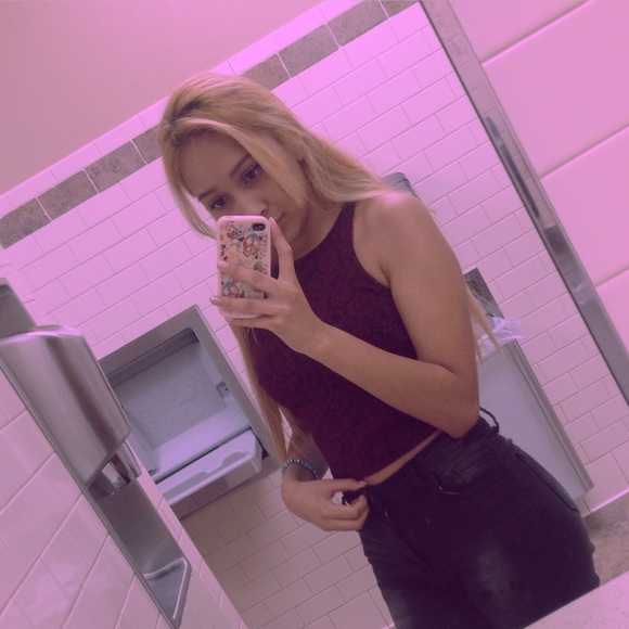 Profile Picture of Daphne Walls (@6ixdaphne) on Poshmark