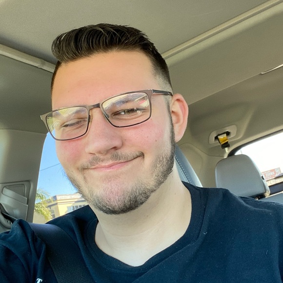 Profile Picture of Adam Eaton (@adameatonadam) on Poshmark