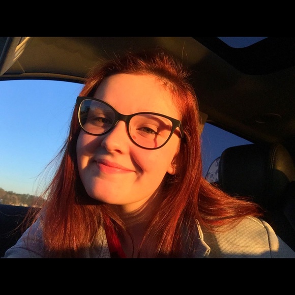 Profile Picture of Lylli anne Flanders (@lylliannexoxo) on Poshmark