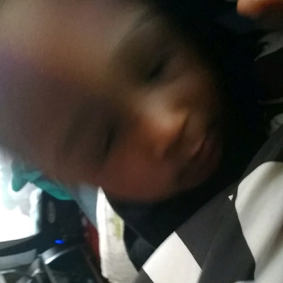 Profile Picture of Iris Woods (@iriswoods) on Poshmark