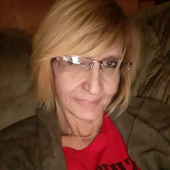 Profile Picture of Norma Bazer (@nbazer8) on Poshmark