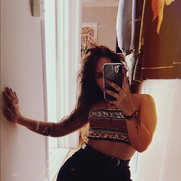 Profile Picture of Molly Kellenberger (@mollyyrhian) on Poshmark