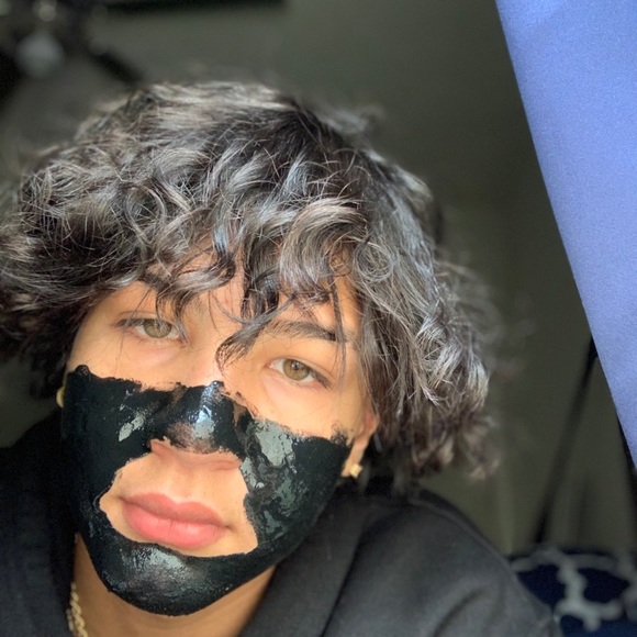 Profile Picture of Joshua Ibarra (@joshuaibarra771) on Poshmark