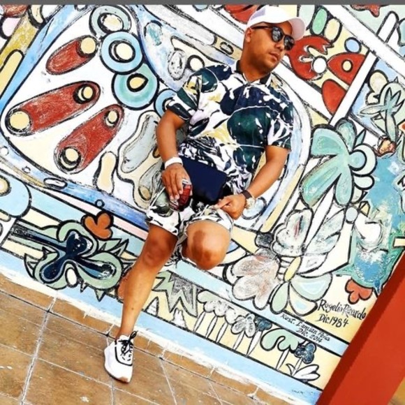Profile Picture of Baldo Baldo (@baldobaldo) on Poshmark