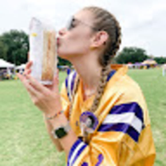 Profile Picture of Christine Goodermuth (@cgooder43) on Poshmark