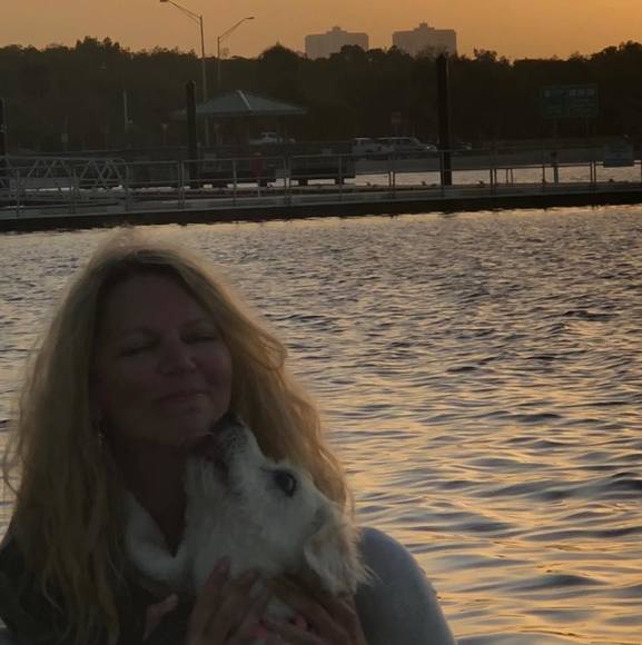 Profile Picture of Kelly Brainerd (@kellybrainerd) on Poshmark