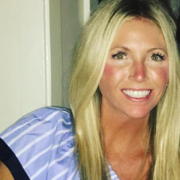 Profile Picture of Lindsey Colter (@lindseycolter) on Poshmark