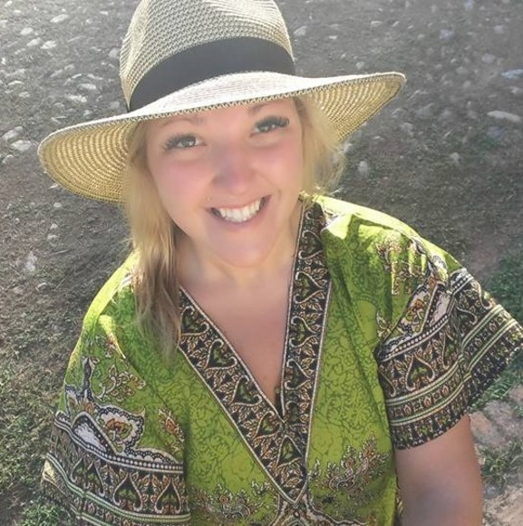 Profile Picture of Gabrielle Gauthier (@gabriellegau678) on Poshmark