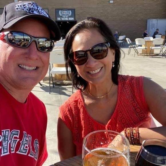 Profile Picture of Robin Lee (@rlhiner) on Poshmark