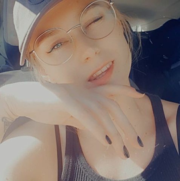 Tori Sweatman - Poshmark Profile Picture of Tori Sweatman (@torisweatman) on Poshmark