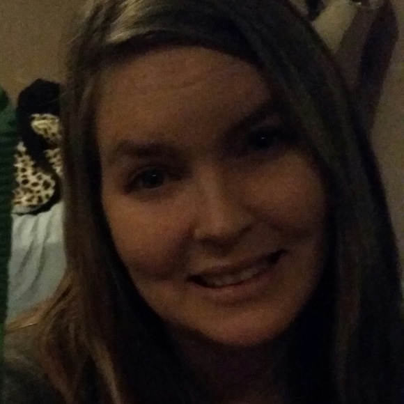 Profile Picture of Amy Plagerman (@amyshea73) on Poshmark