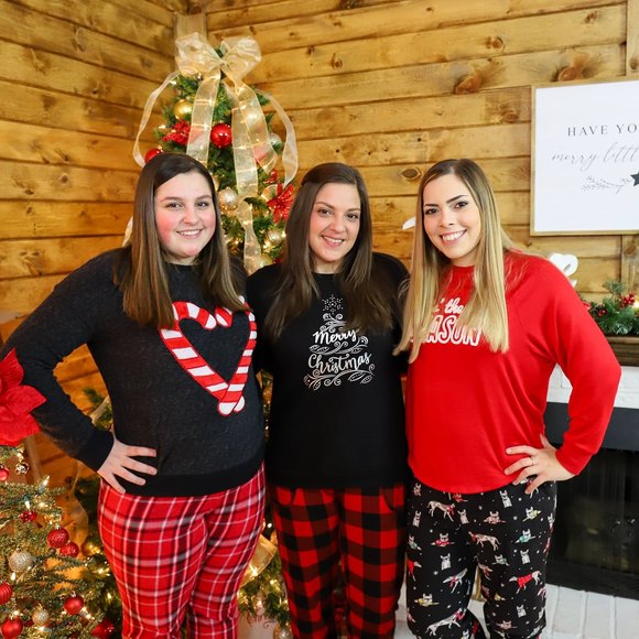 Profile Picture of Jessica Yelm (@jyelm83) on Poshmark