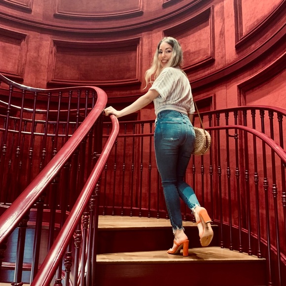 Profile Picture of Yeni Rodriguez (@yenifashionist) on Poshmark