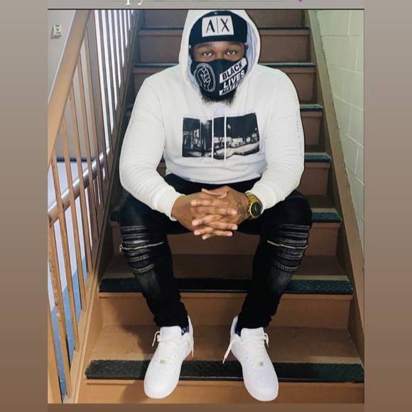 Profile Picture of Pyl Kee (@pylkee) on Poshmark