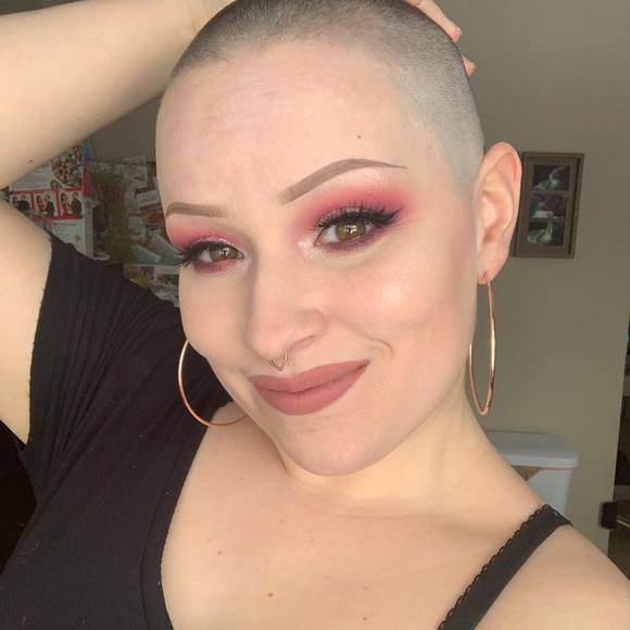 Profile Picture of Julie Scida (@blakztringgg666) on Poshmark