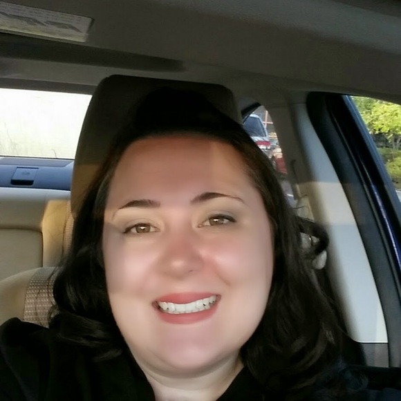 Profile Picture of Amber Kellogg (@amber_kellogg) on Poshmark