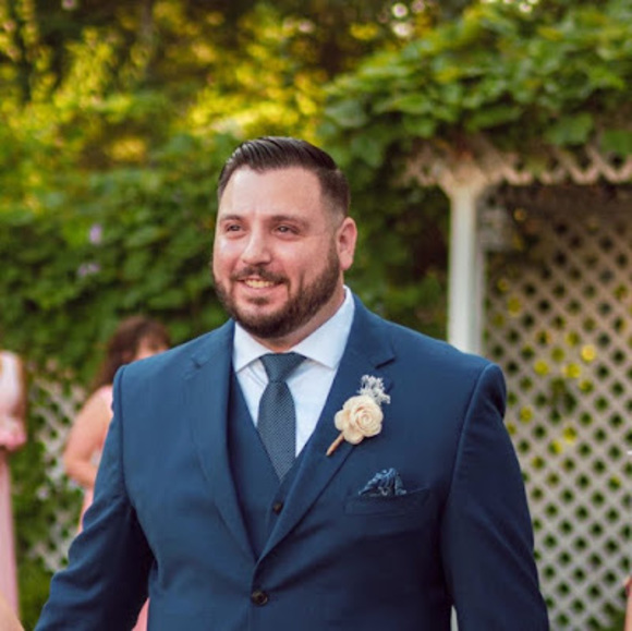 Profile Picture of Stephen Pezzella (@stephenpezzella) on Poshmark