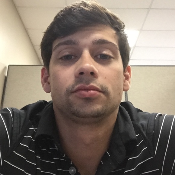 Profile Picture of Jeff Loose (@jloose) on Poshmark