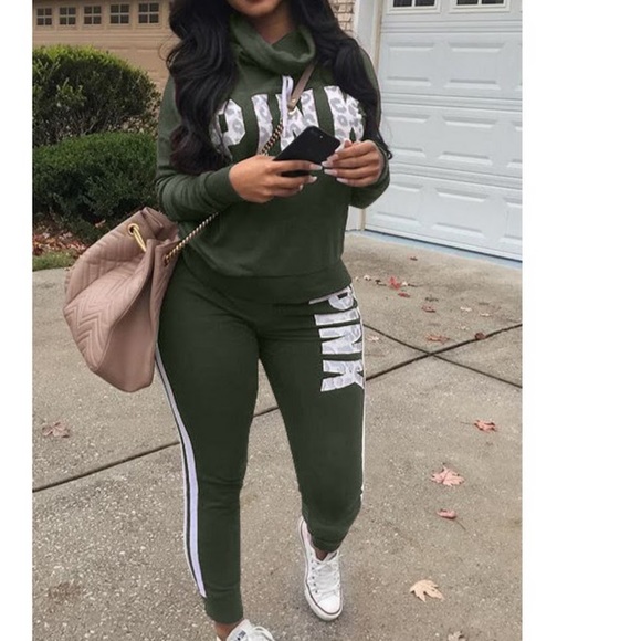 Profile Picture of Melanie Jordan (@melj0528) on Poshmark